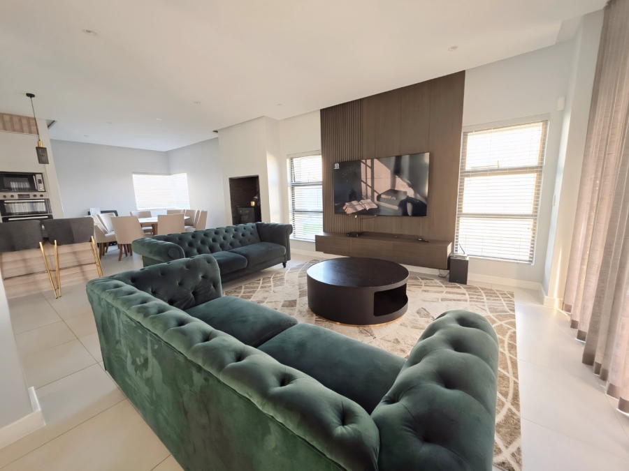 To Let 4 Bedroom Property for Rent in Sandown Western Cape